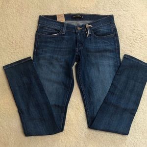 Levis brand,  NWT, skinny leg, indigo jeans,  size 7 medium , medium blue color